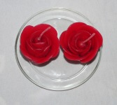2 x Red Rose Candles on a Glass Plate